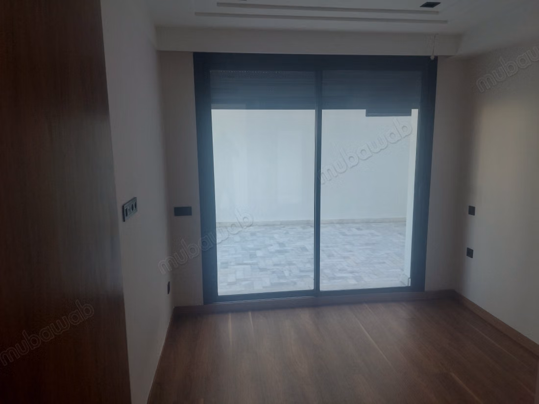 Affitta questo appartamento a Racine Extension. 3 camere confortevoli. Ascensore e terrazza