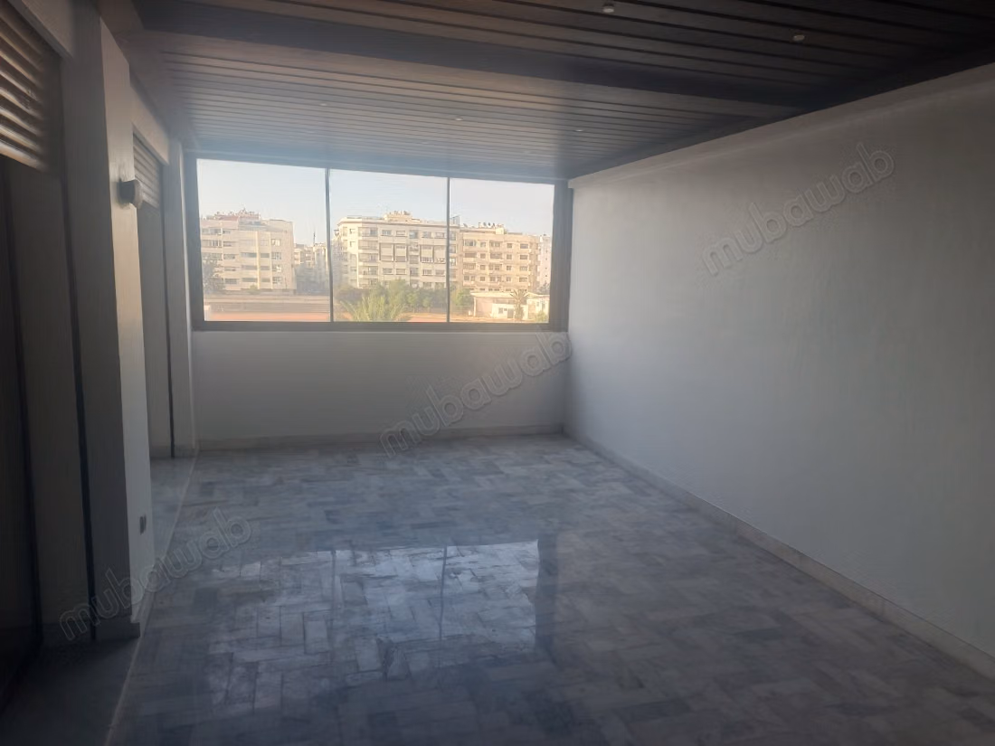 Affitta questo appartamento a Racine Extension. 3 camere confortevoli. Ascensore e terrazza