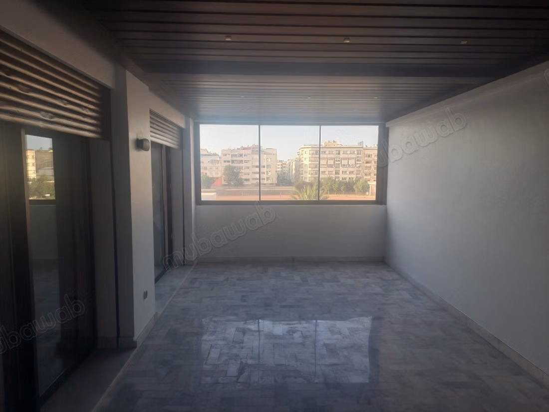 Affitta questo appartamento a Racine Extension. 3 camere confortevoli. Ascensore e terrazza