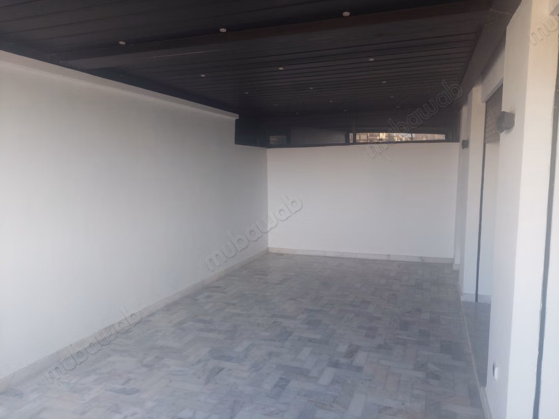 Affitta questo appartamento a Racine Extension. 3 camere confortevoli. Ascensore e terrazza