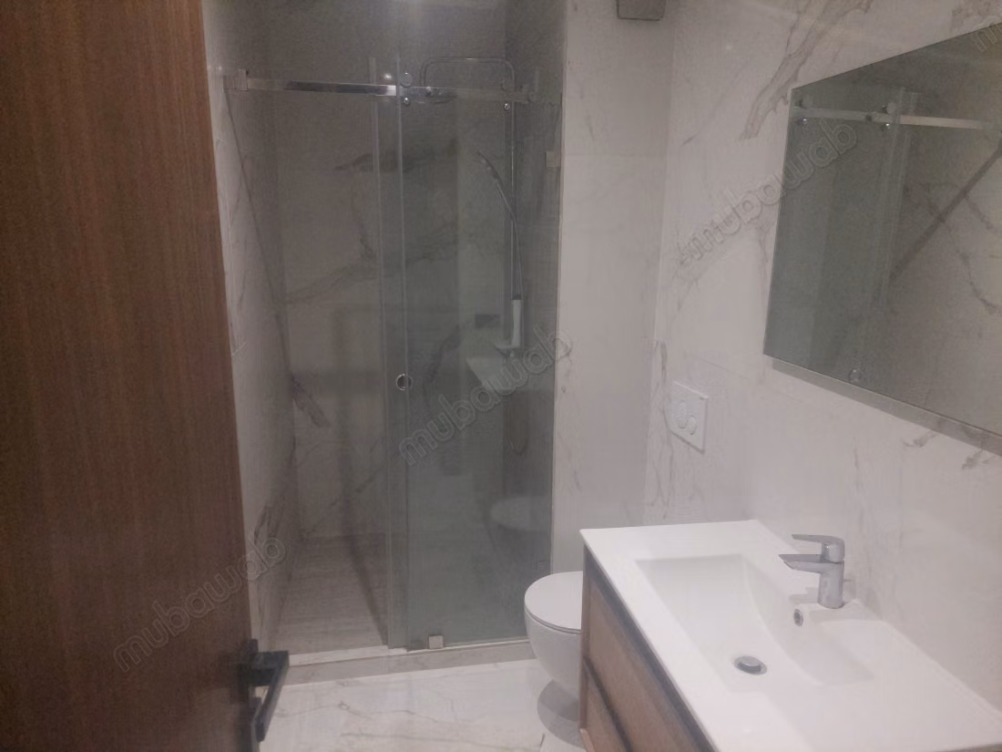 Affitta questo appartamento a Racine Extension. 3 camere confortevoli. Ascensore e terrazza