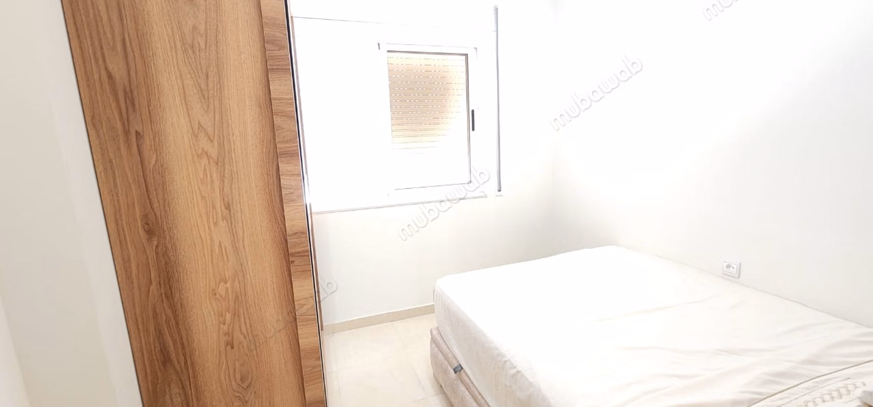 Gemeubileerd Appartement met 2 Slaapkamers bij het Busstation