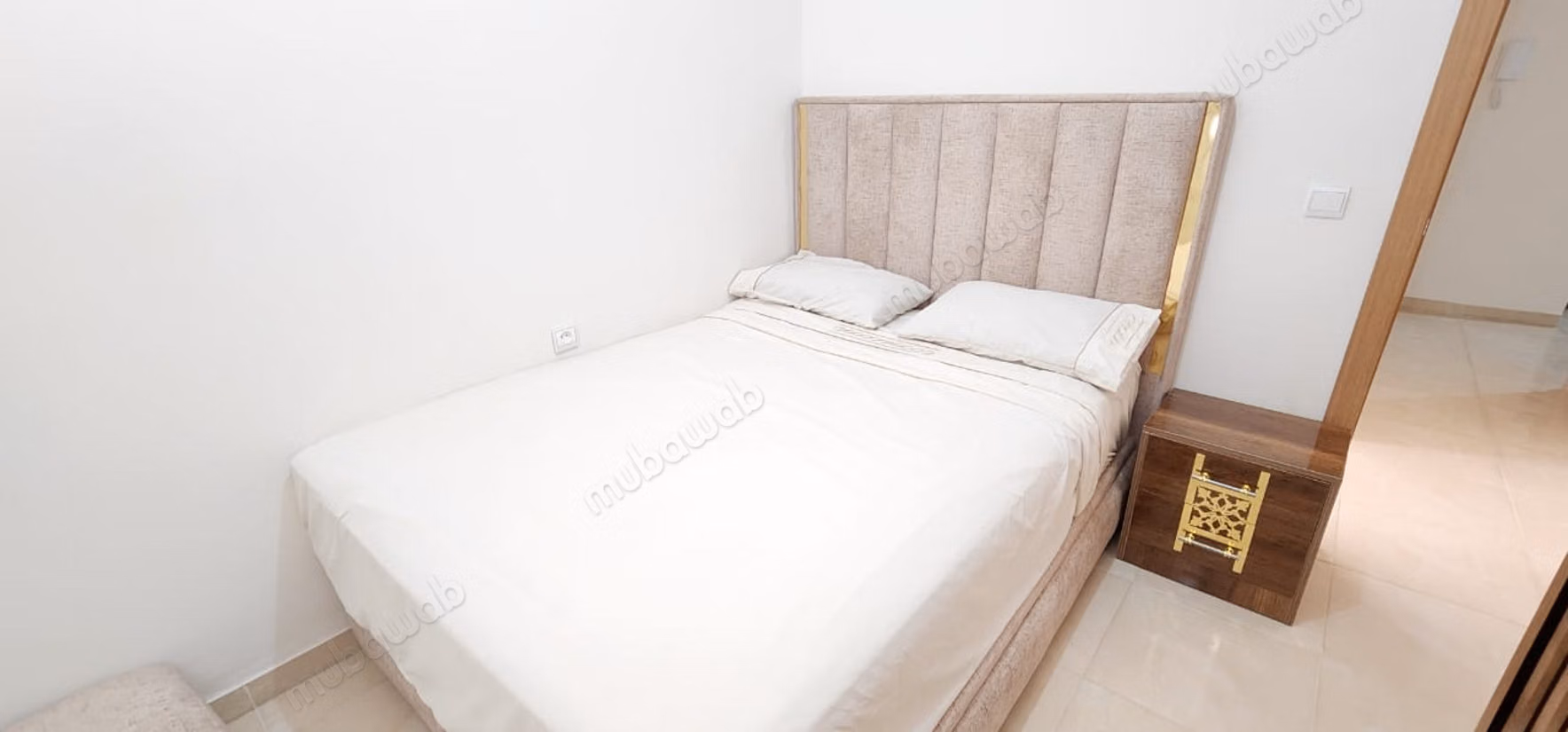 Gemeubileerd Appartement met 2 Slaapkamers bij het Busstation