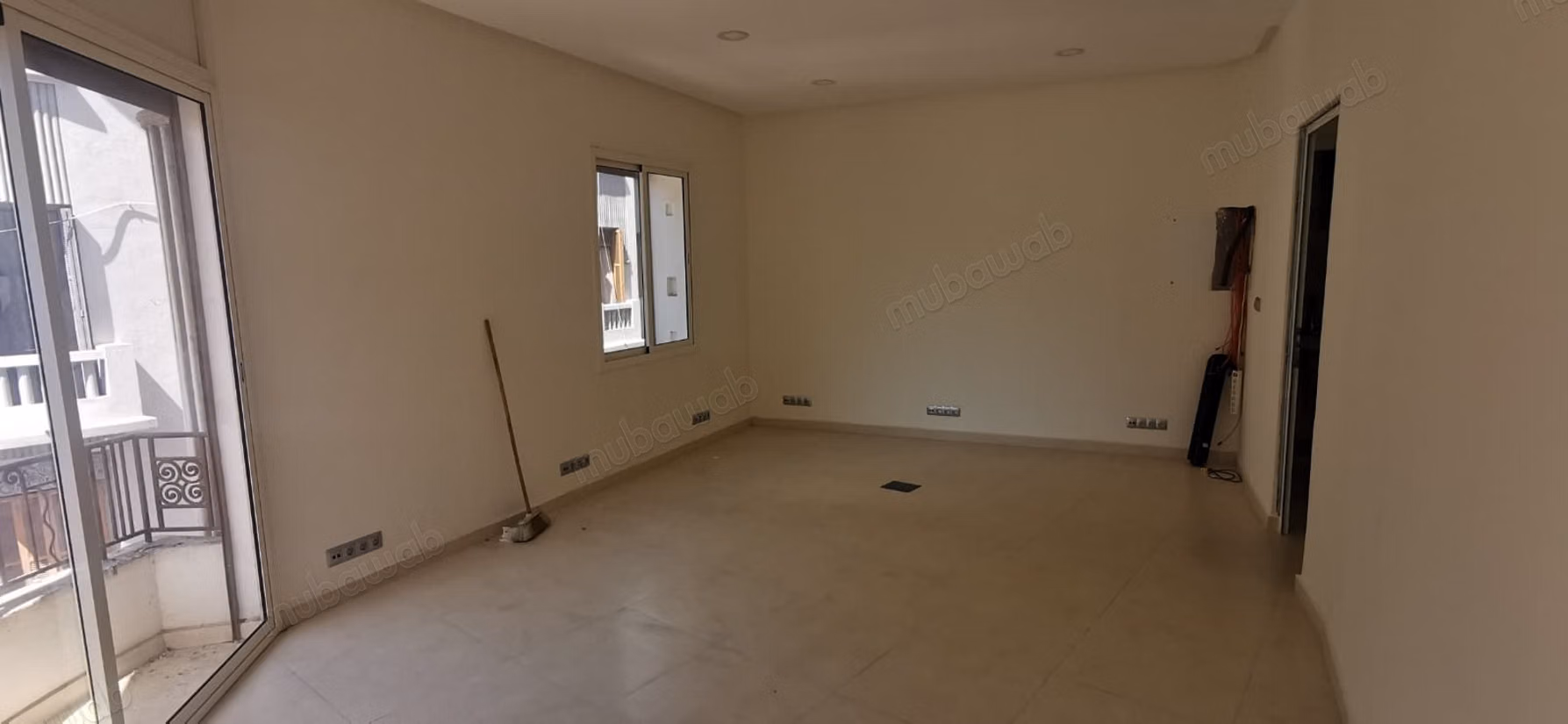 Oficina luminosa renovada 88m2 Rahal El Meskini