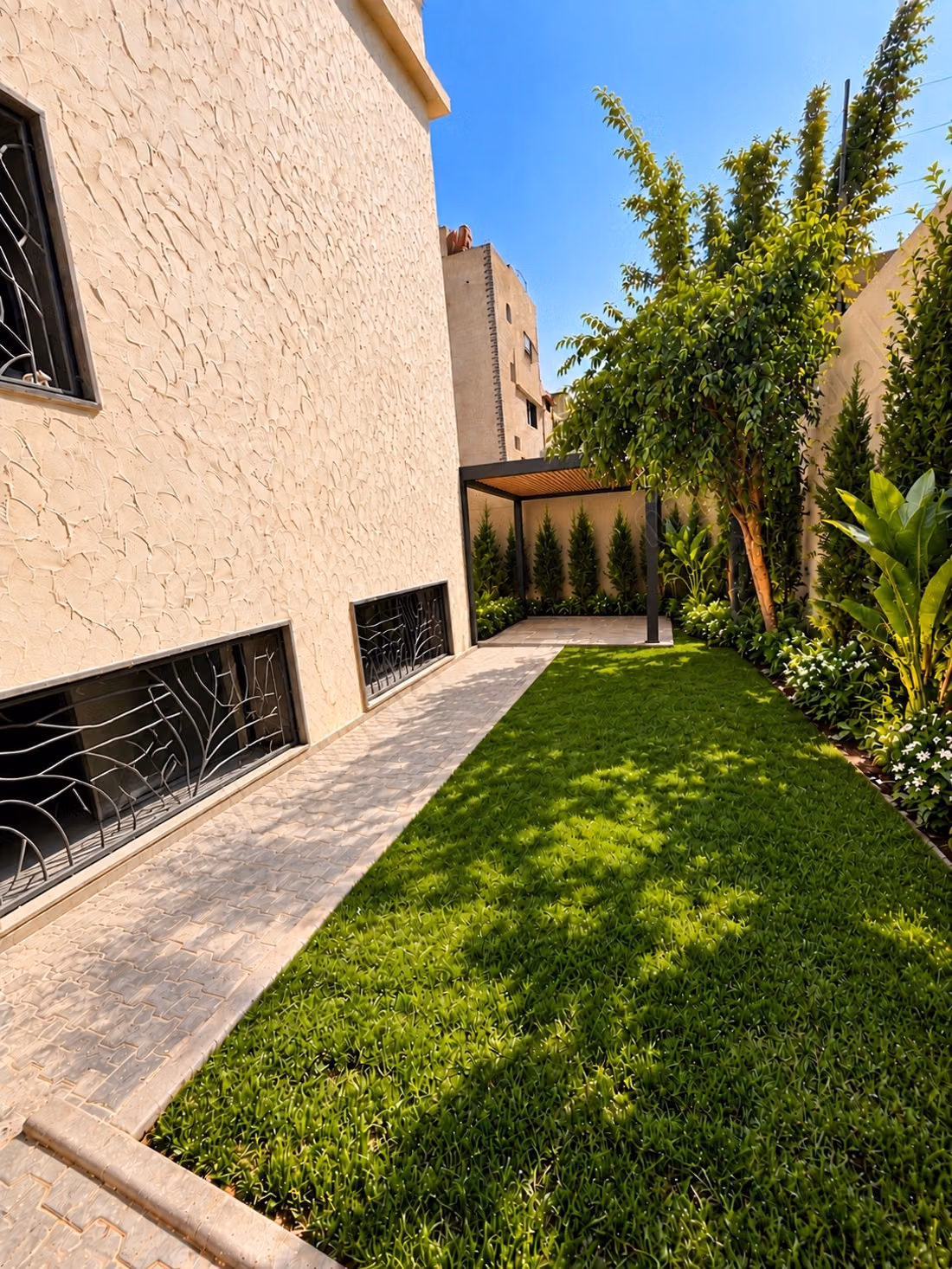 Villa entièrement rénovée de 400 m² à louer – Hay Nahda, Rabat
