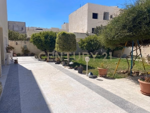 For sale a villa in S3 in La Manouba