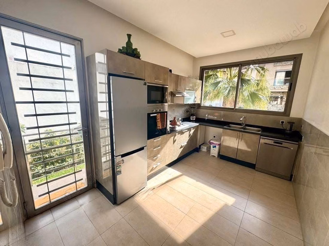 Stupenda villa con piscina nella residenza Anfa 3