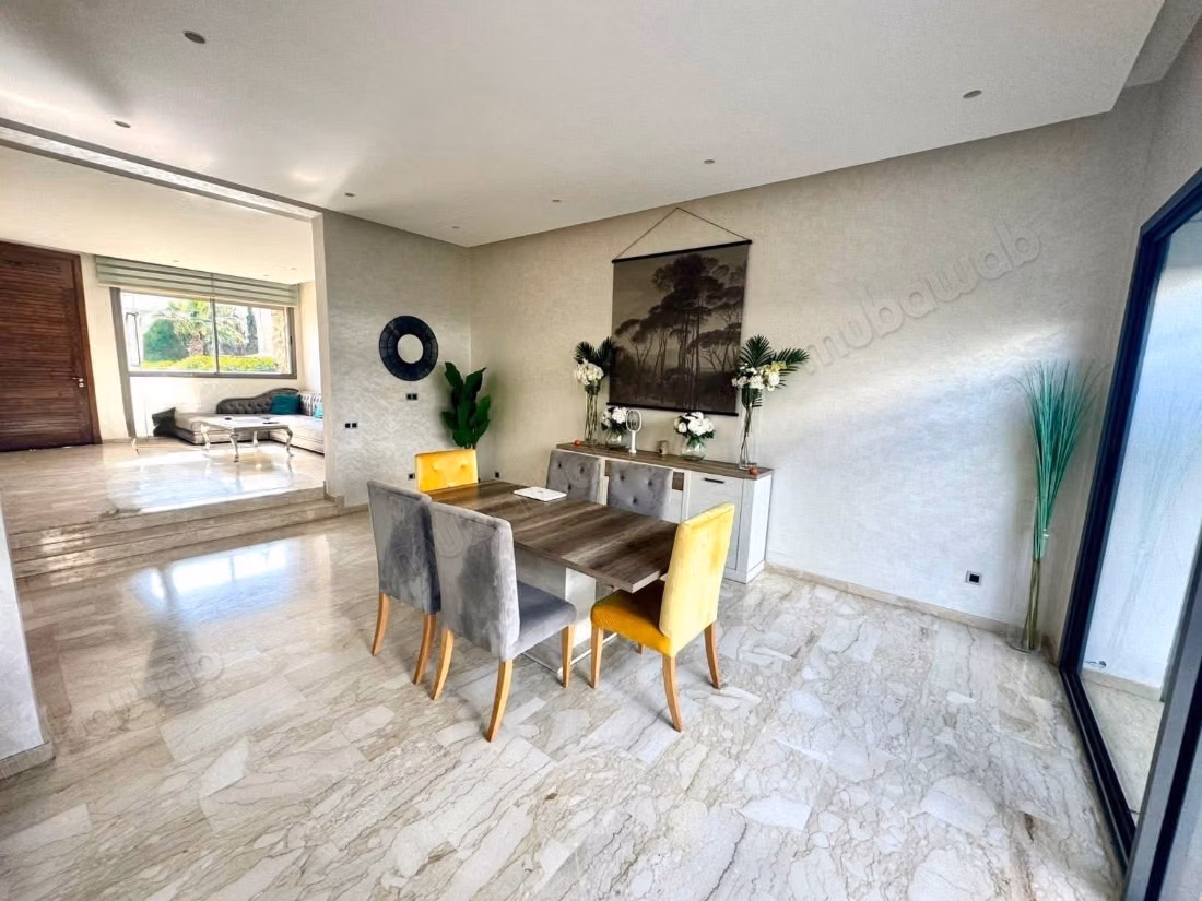 Stupenda villa con piscina nella residenza Anfa 3