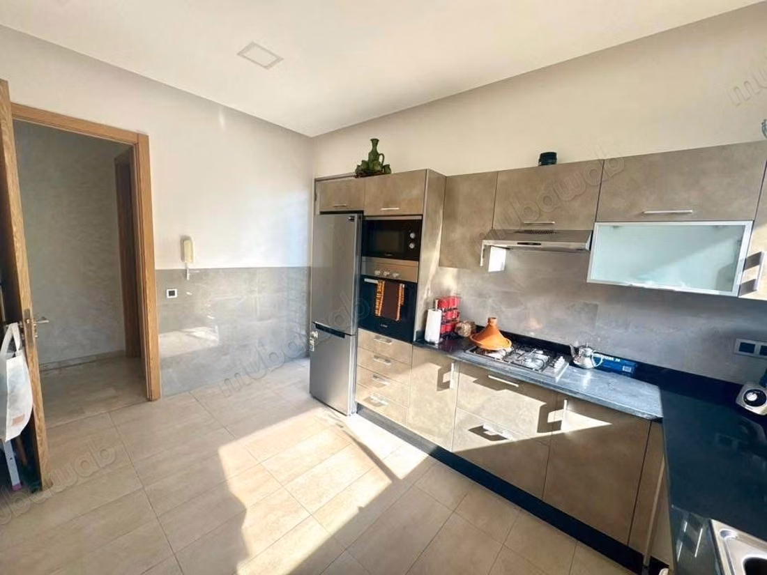 Stupenda villa con piscina nella residenza Anfa 3