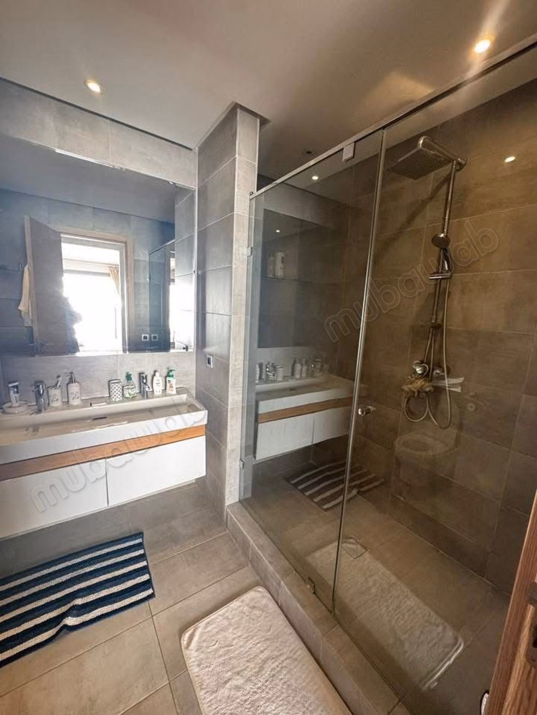 Stupenda villa con piscina nella residenza Anfa 3