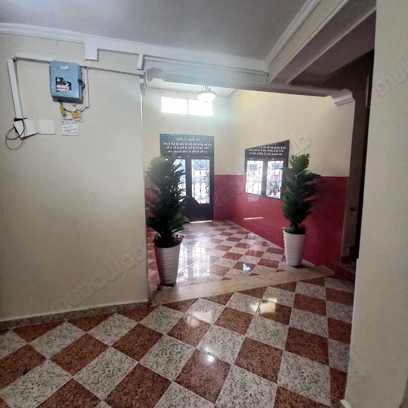 93 vierkante meter appartement te koop. 3 slaapkamers. Syndicaat verklaring 100%. Tanja Balia 5 minuten van Tgv
