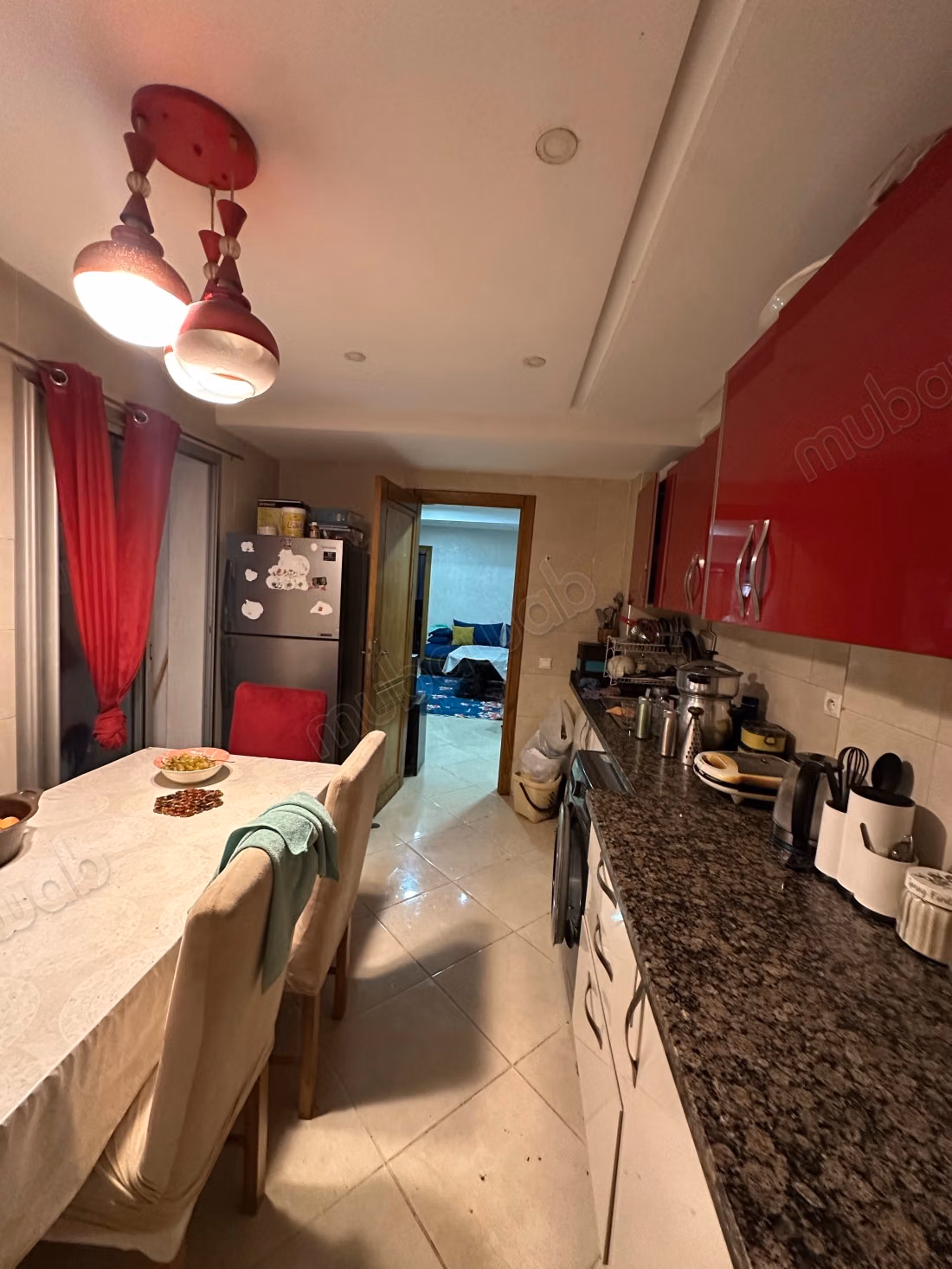 Stunning apartment for sale in the center. 8 comfortable rooms. Moroccan lounge, security