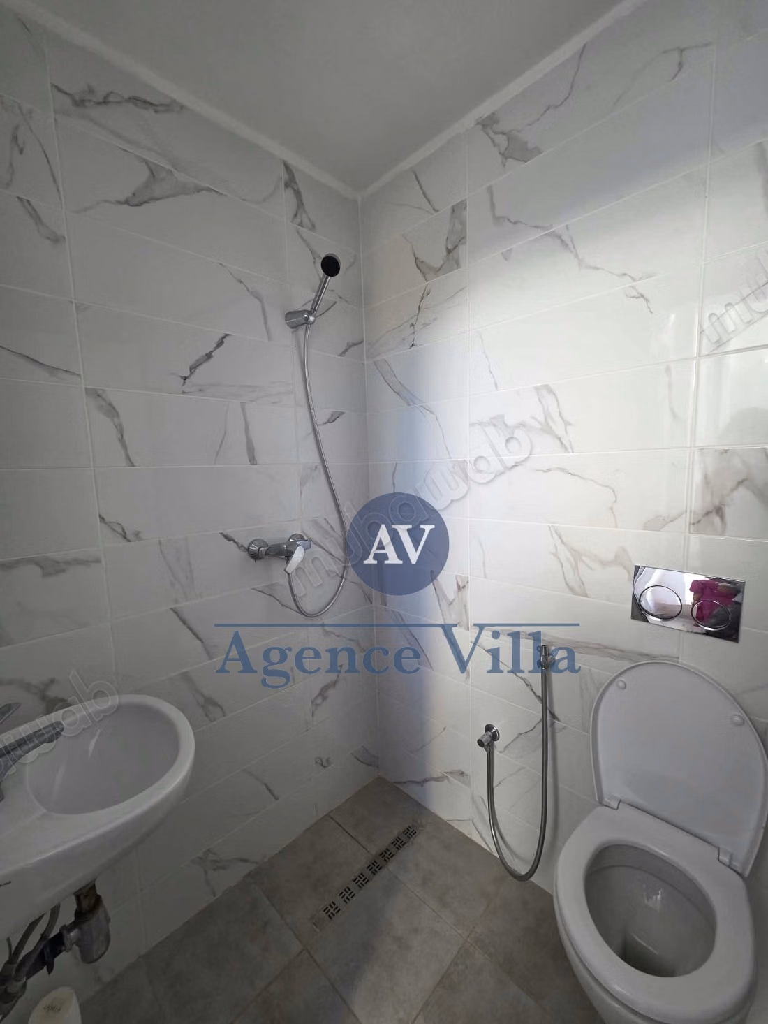 In affitto duplex S4 con piscina e vista mare