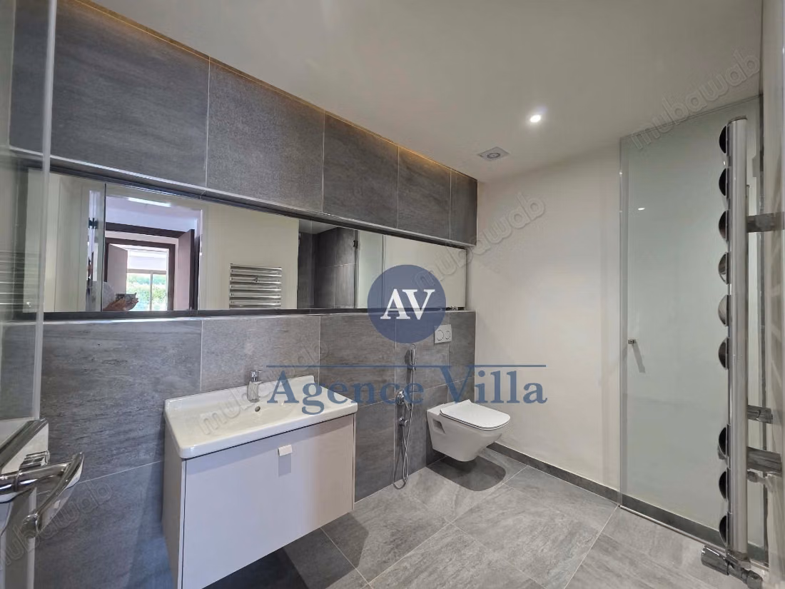 In affitto duplex S4 con piscina e vista mare