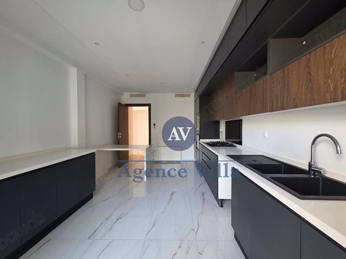 In affitto duplex S4 con piscina e vista mare
