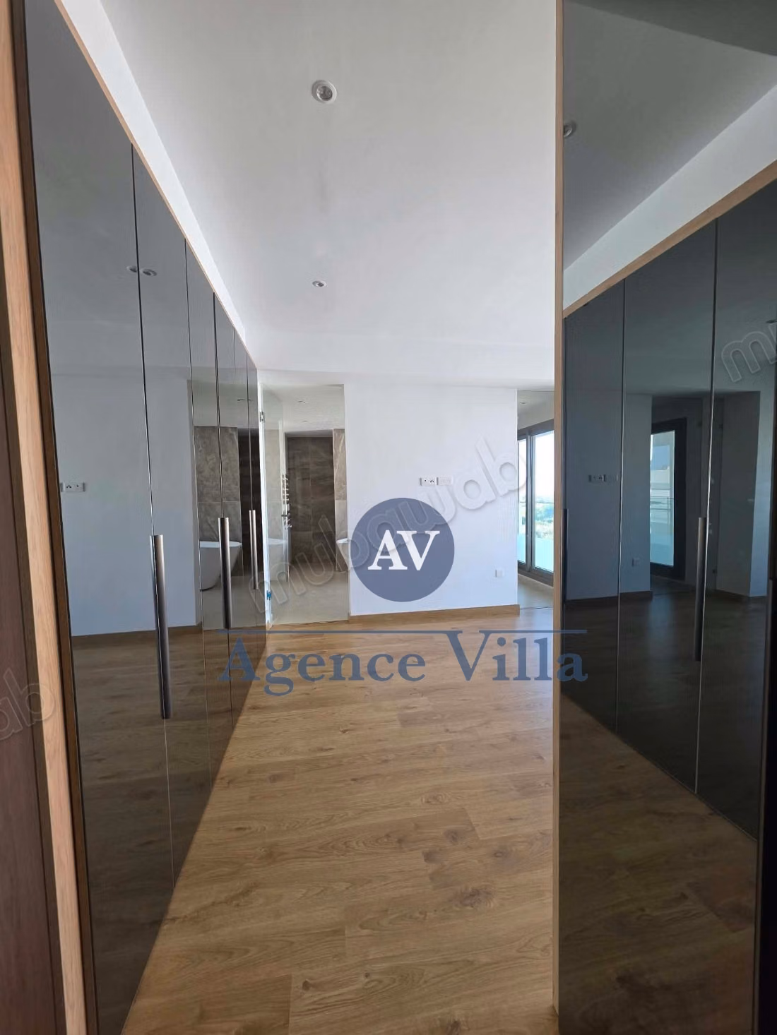 In affitto duplex S4 con piscina e vista mare
