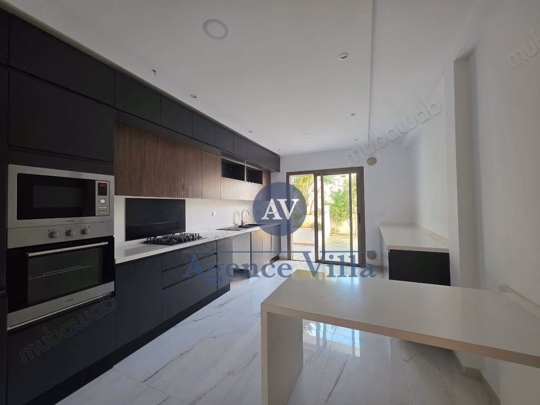 In affitto duplex S4 con piscina e vista mare