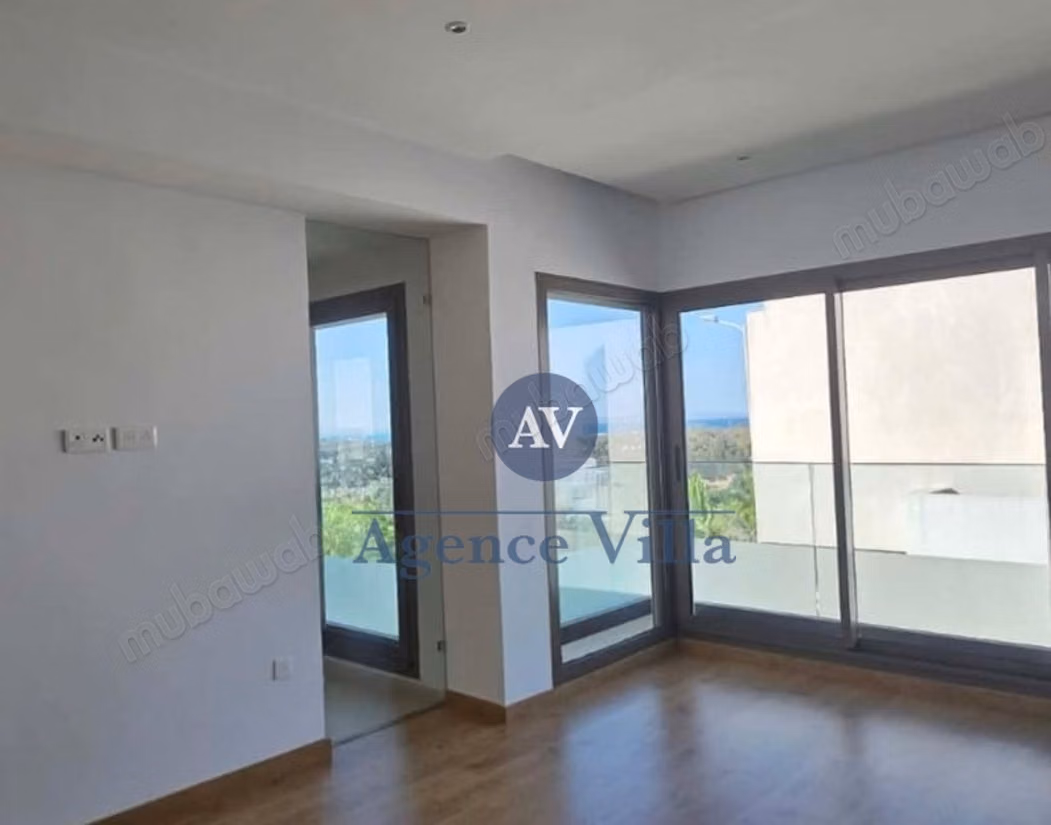 In affitto duplex S4 con piscina e vista mare