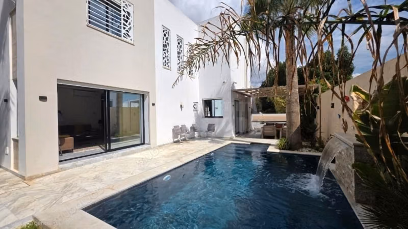 Villa avec piscine aux Jardin d’el Menzah 1