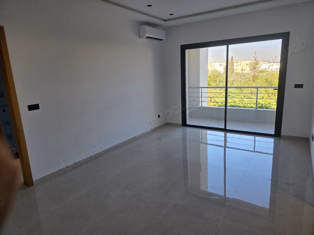 A vendre appartement haut standing s2 a soukra