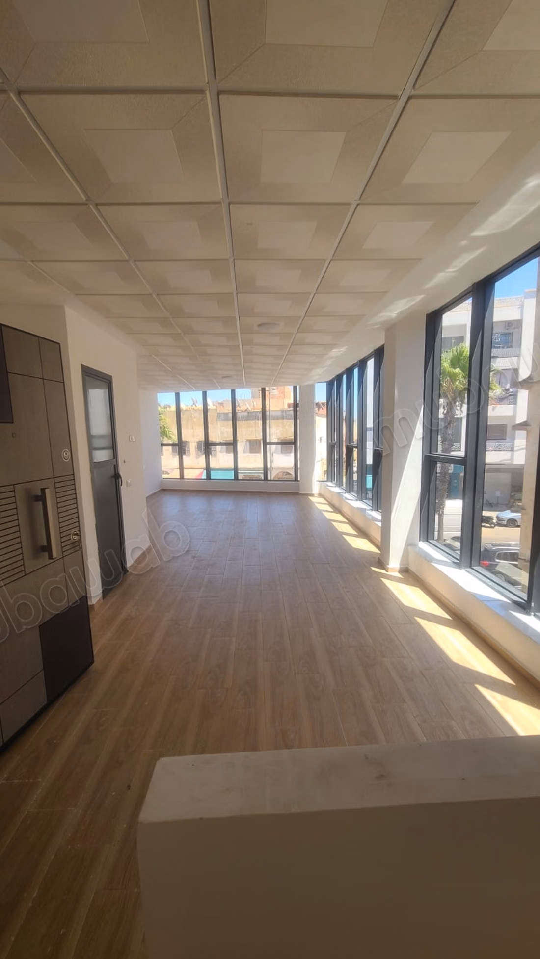 Sale of a beautiful apartment in Maamora. 10 comfortable rooms. Typical Moroccan lounge, secure residence