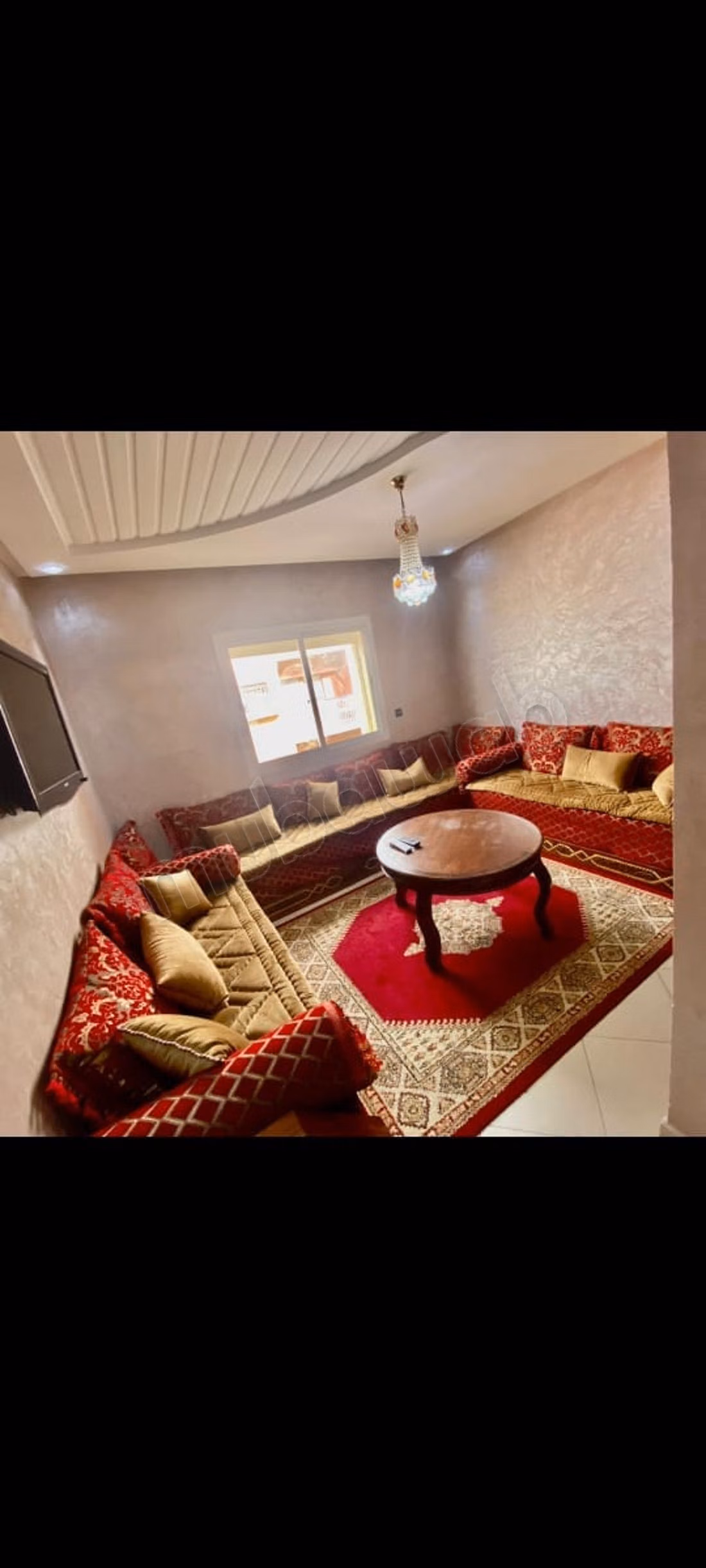 Sale of a beautiful apartment in Maamora. 10 comfortable rooms. Typical Moroccan lounge, secure residence