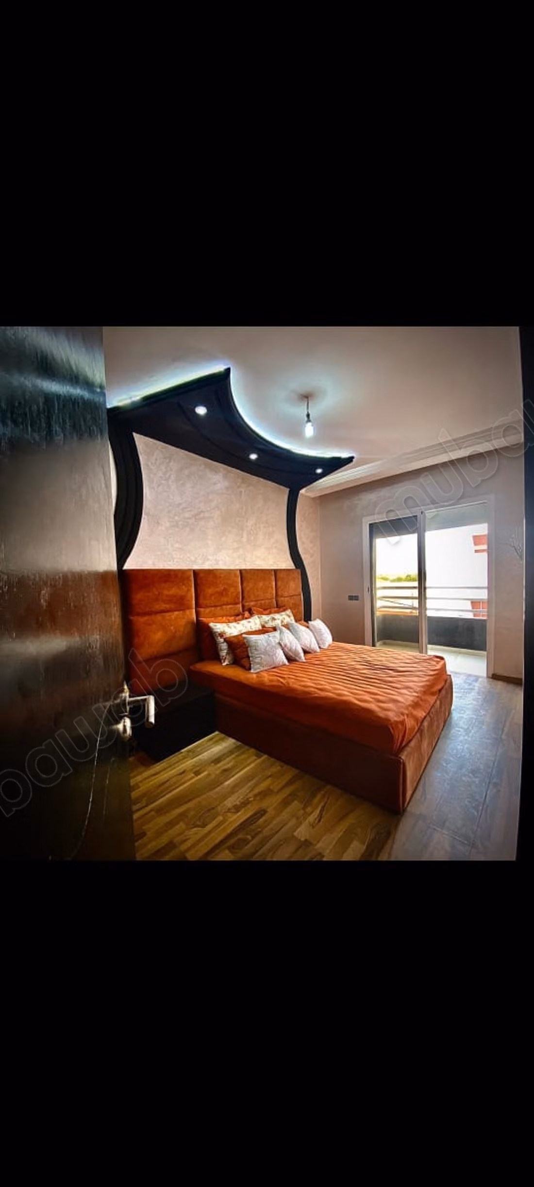 Sale of a beautiful apartment in Maamora. 10 comfortable rooms. Typical Moroccan lounge, secure residence