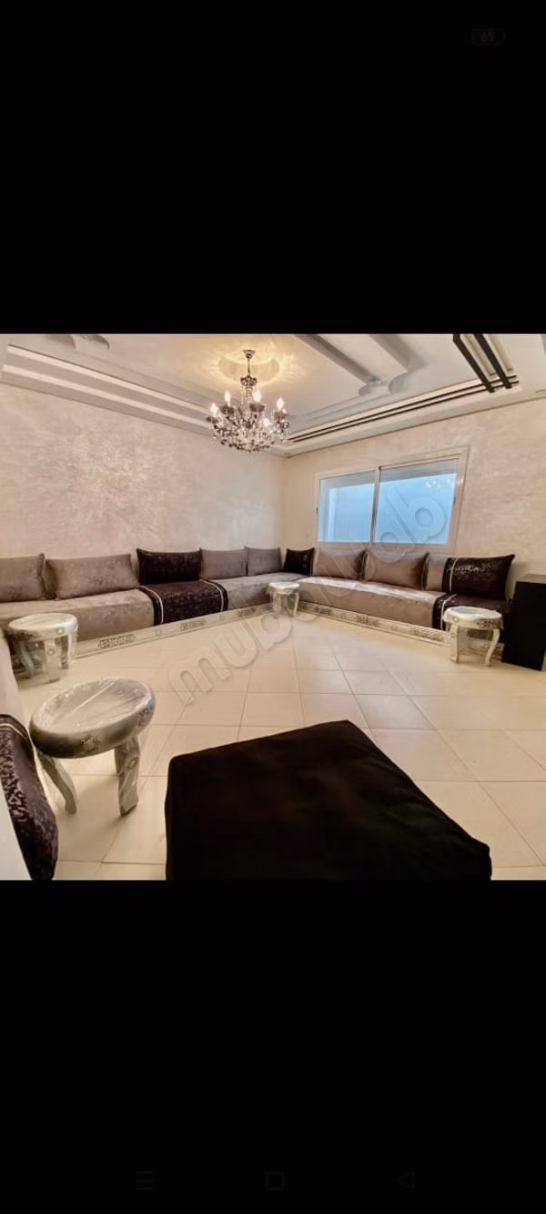 Sale of a beautiful apartment in Maamora. 10 comfortable rooms. Typical Moroccan lounge, secure residence
