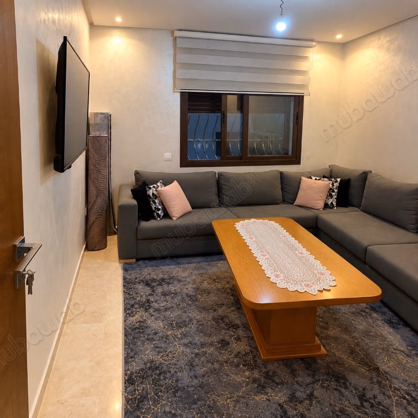 Appartement meublé à louer avec 3 chambres et 2 salles de bains dans le quartier de Wilaya à Tétouan