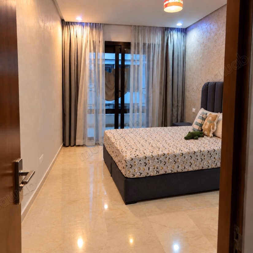 Appartement meublé à louer avec 3 chambres et 2 salles de bains dans le quartier de Wilaya à Tétouan