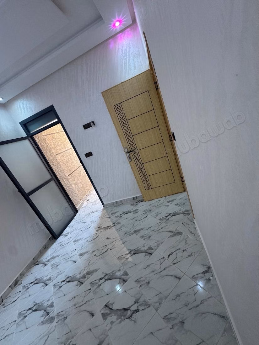 Sale of a beautiful apartment in Toulal. 2 bedrooms. Traditional living room and satellite dish system.