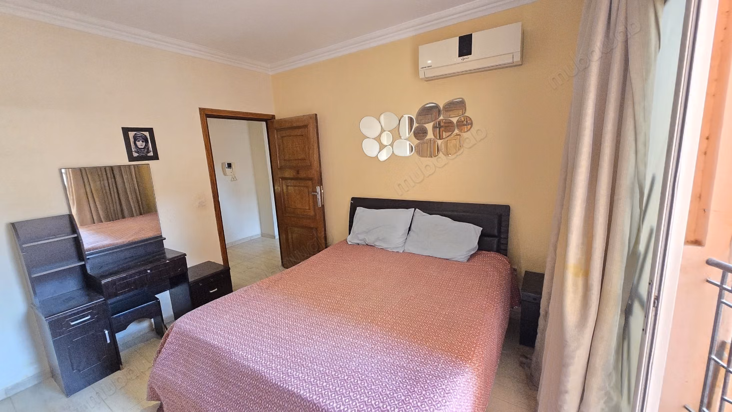 Appartementen te huur in Guéliz. 2 mooie kamers. Versterkte deur, Marokkaanse woonkamer