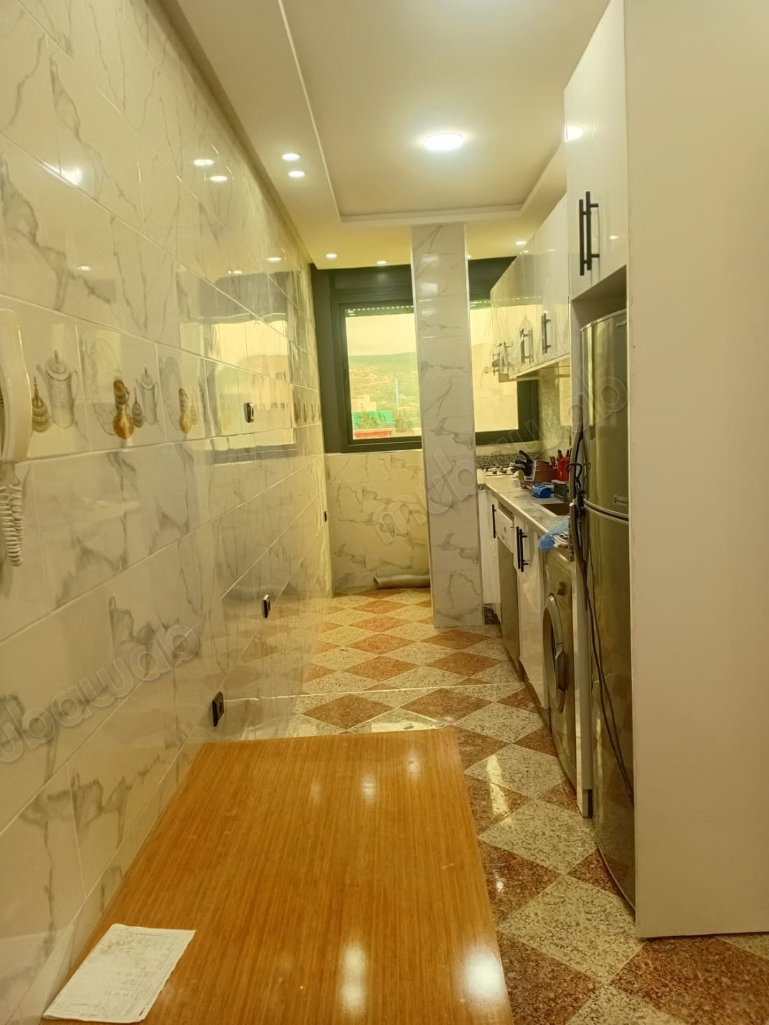 Leeg appartement van 76 meter te koop. Tanja Balia 5 minuten van het stadscentrum