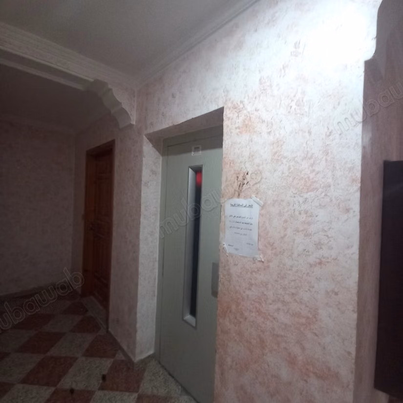 Leeg appartement van 76 meter te koop. Tanja Balia 5 minuten van het stadscentrum