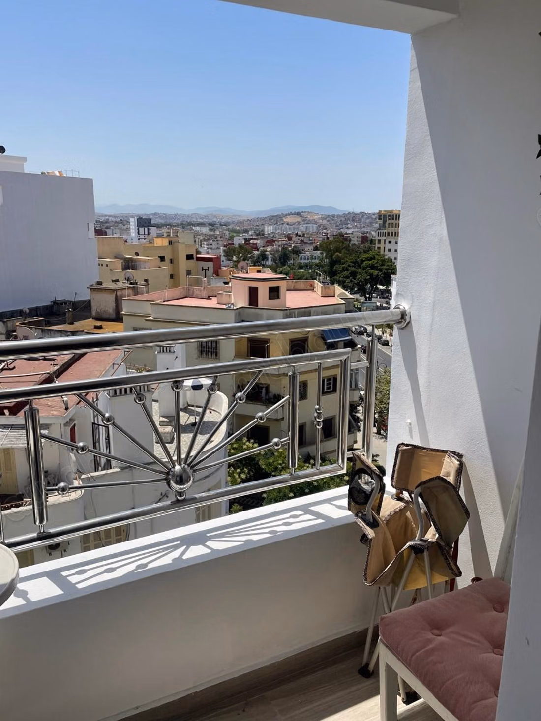 Très bel appartement à louer a aine ketiwet 
Tanger