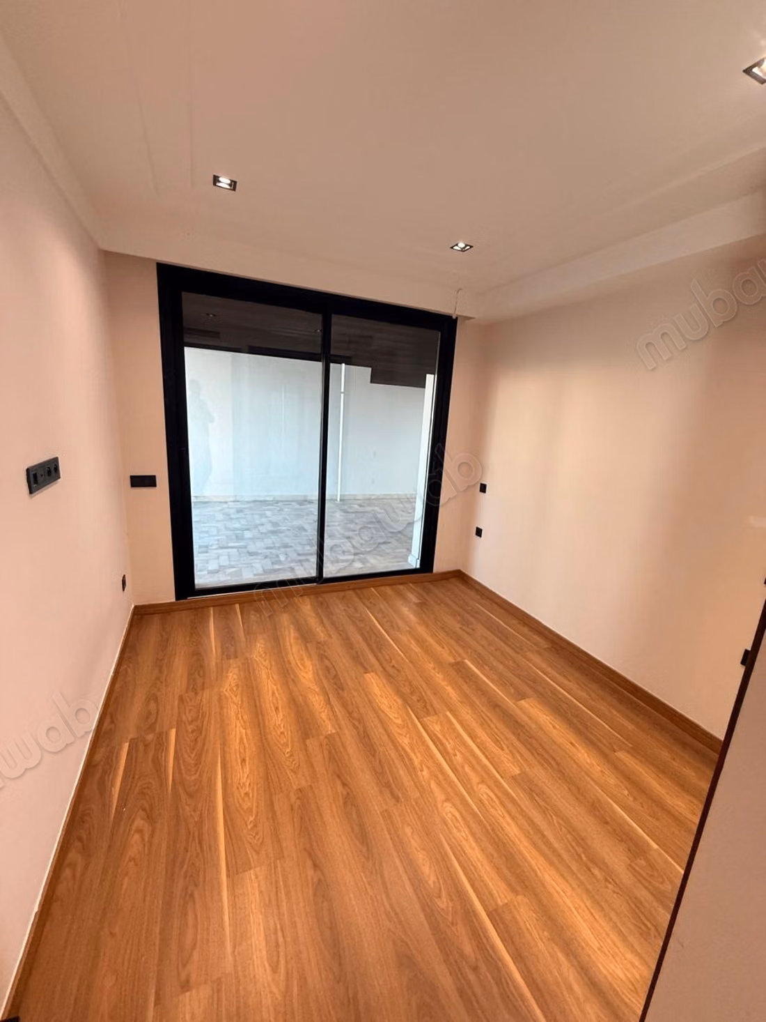 Superbe appartement à louer à Racine Extension. 
2 pièces. 
Conciergerie à disposition, système de climatisation