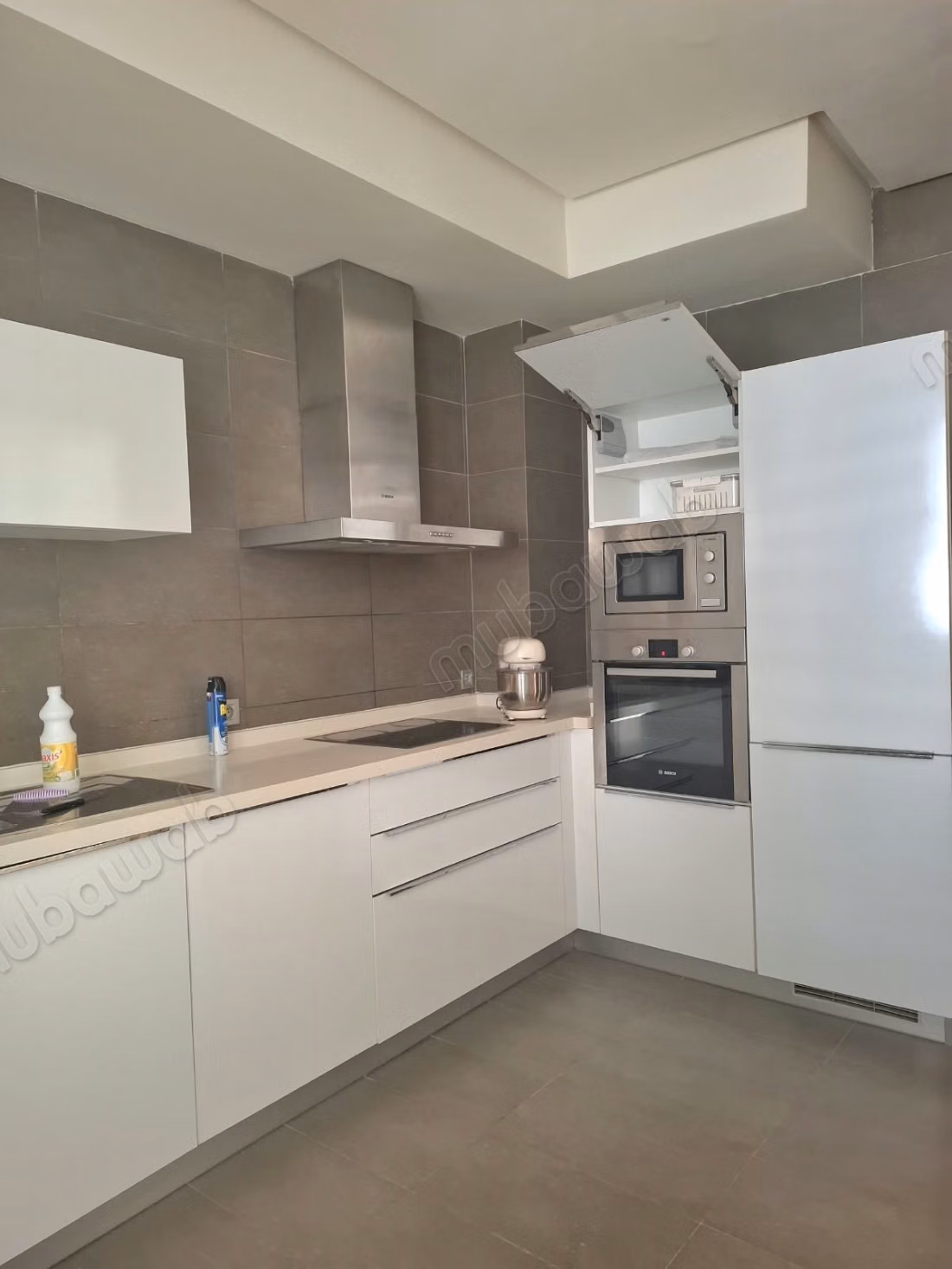À LOUER – Apprt avec vue sur mer à anfa place