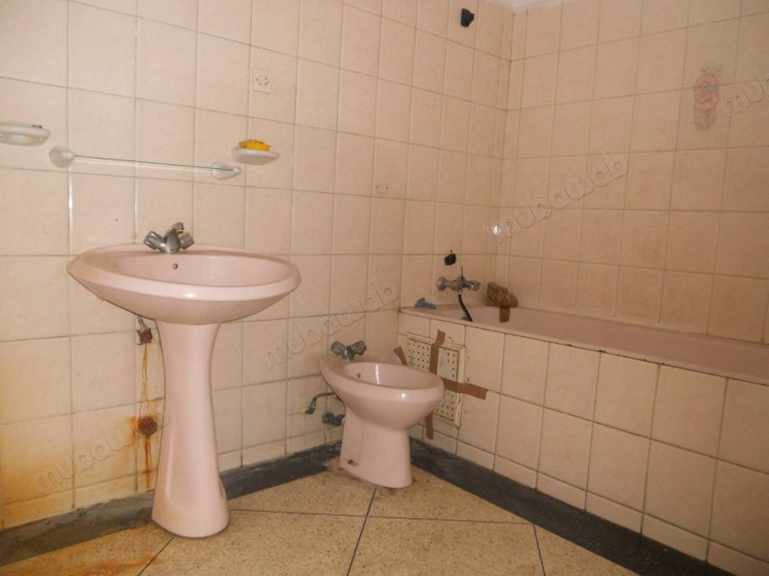 Office for rent in BURGER