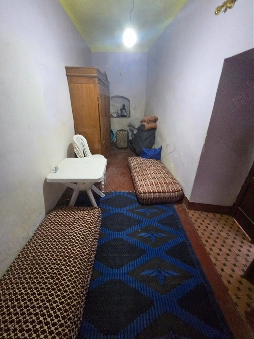 رياض جميل جدا للبيع في باب أيلان. غرفتان مريحتان
