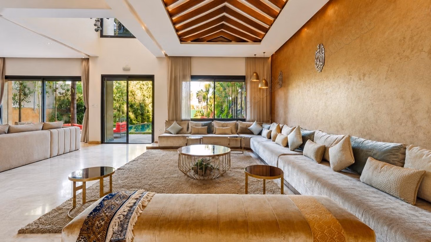 Luxury villa rental on Route Amizmiz. 4 comfortable rooms. Well furnished