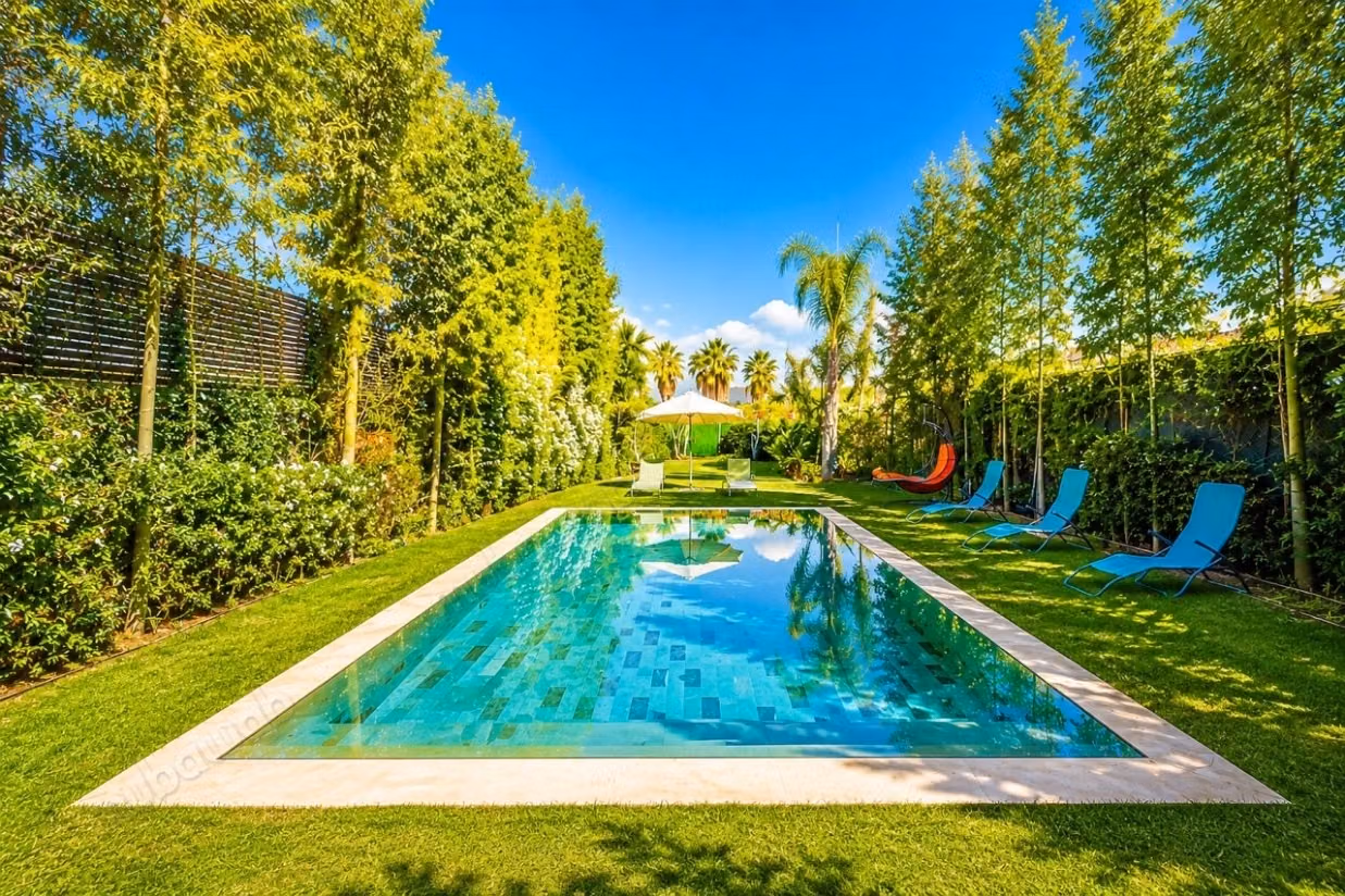 Luxury villa rental on Route Amizmiz. 4 comfortable rooms. Well furnished