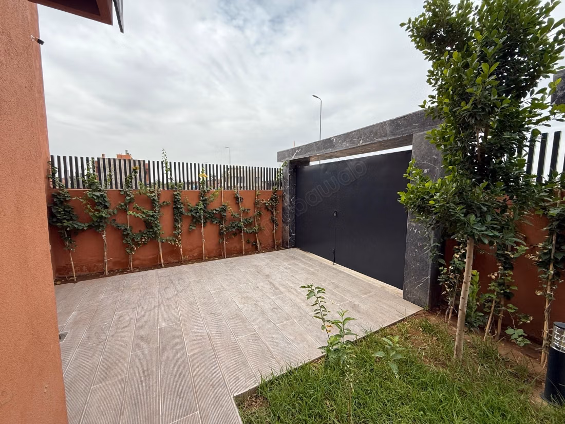 فيلا فاخرة للإيجار على طريق الدار البيضاء. 4 أجنحة