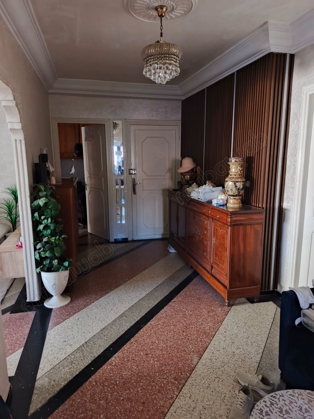 Vendita di un bel appartamento a Bourgogne Ouest. 3 camere piacevoli. Superba vista mare