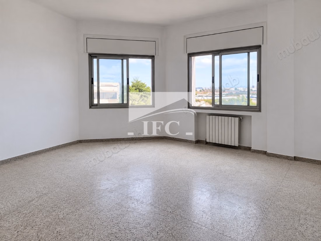 Bureau en 5 espaces 180m² charguia 1 IFCC171