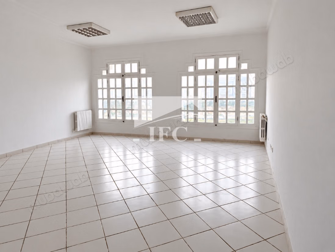 Bureau à louer en 13 espaces – 250 m² – Charguia 2 – IFCC87