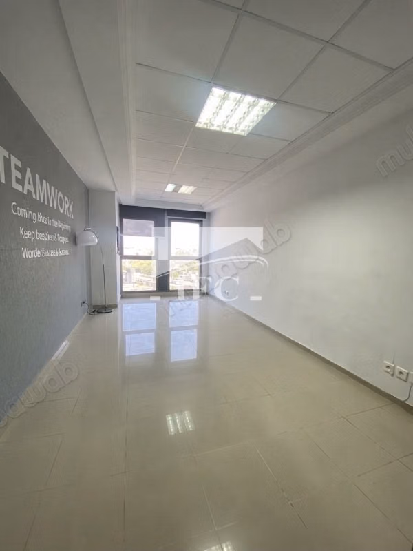Bureau en 4 espaces 79m² Monplaisir IFCM253