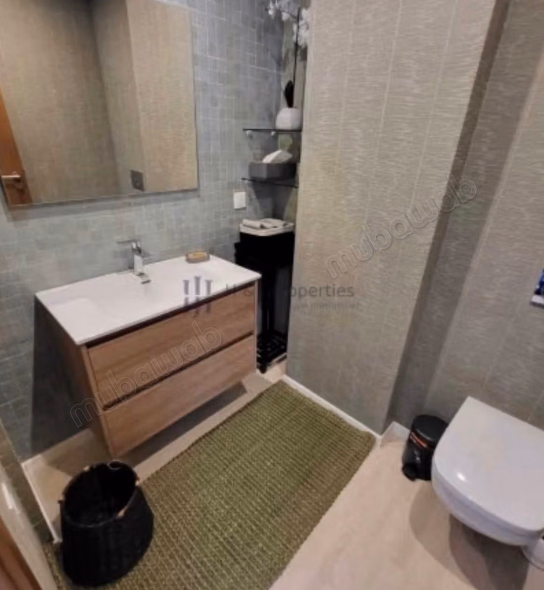 À louer appartement meublé avec grand terrasse à cfc