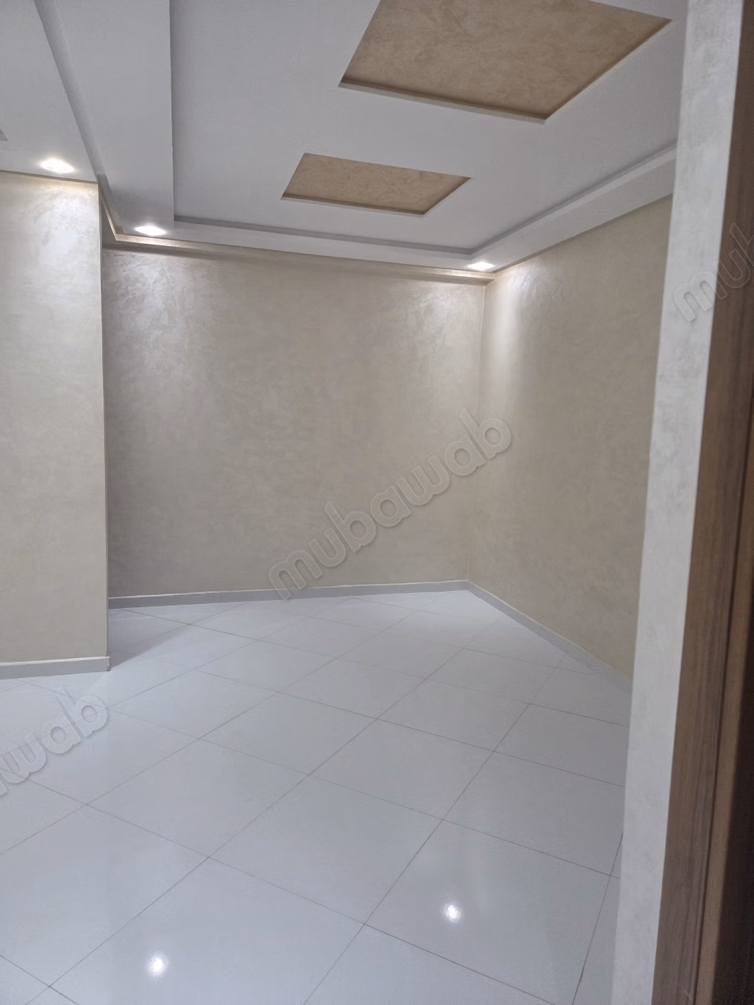 Appartement en location à Sala el Jadida. Superficie 96 m². Salon traditionnel marocain, résidence sécurisée