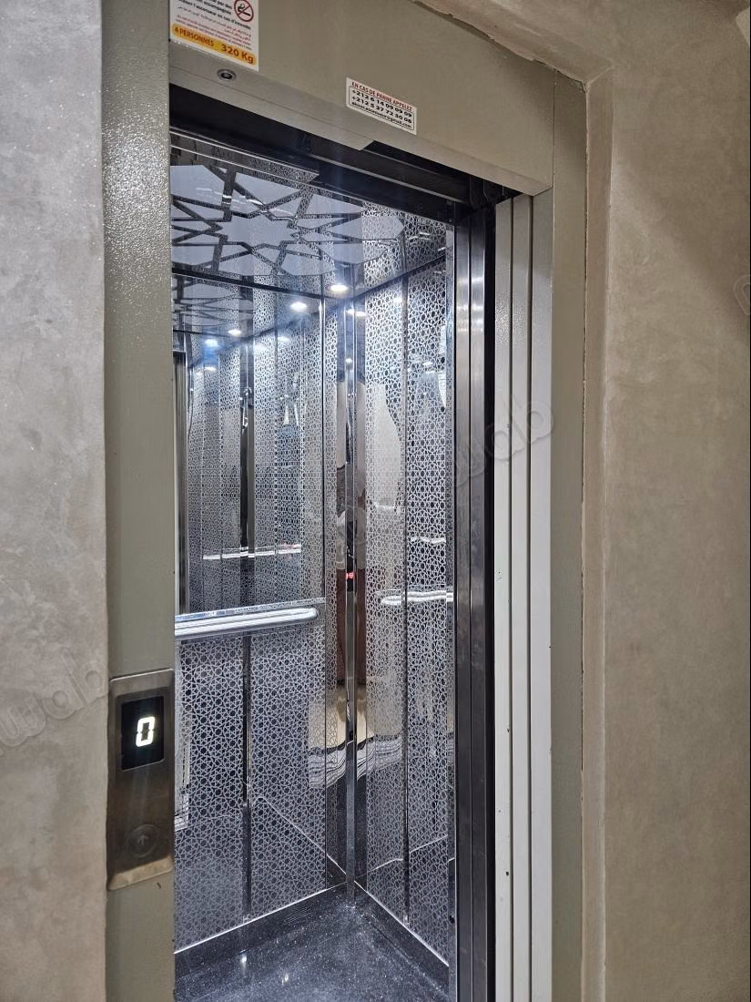 Appartement en location à Sala el Jadida. Superficie 96 m². Salon traditionnel marocain, résidence sécurisée