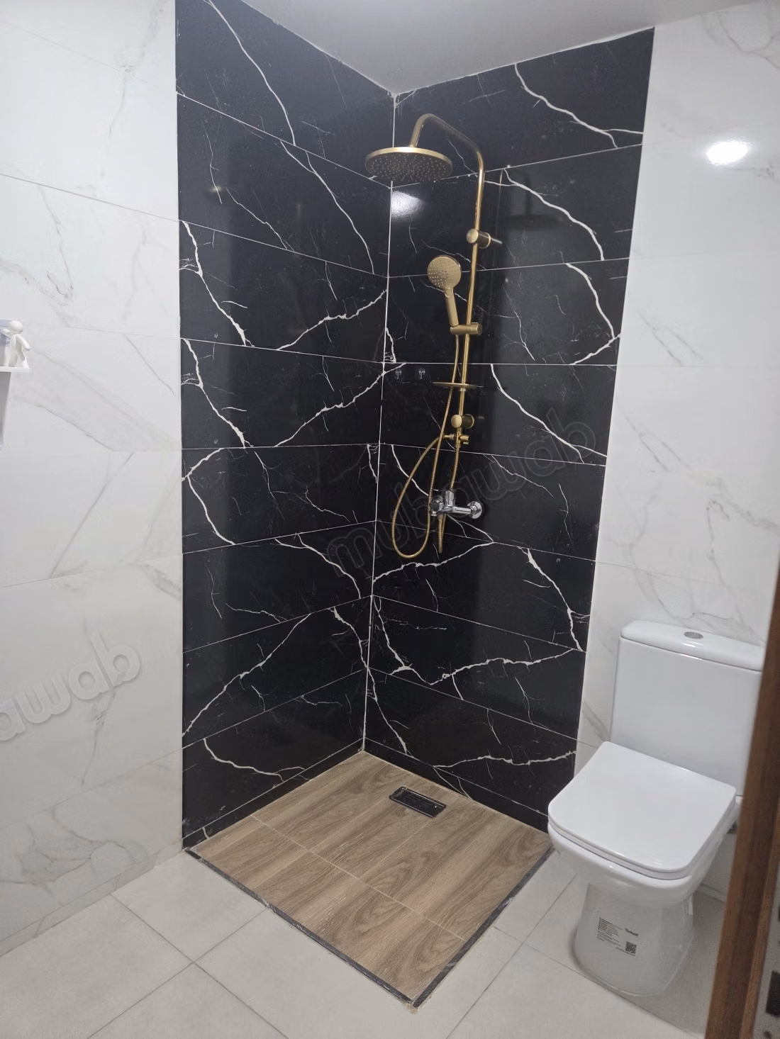 Appartement en location à Sala el Jadida. Superficie 96 m². Salon traditionnel marocain, résidence sécurisée